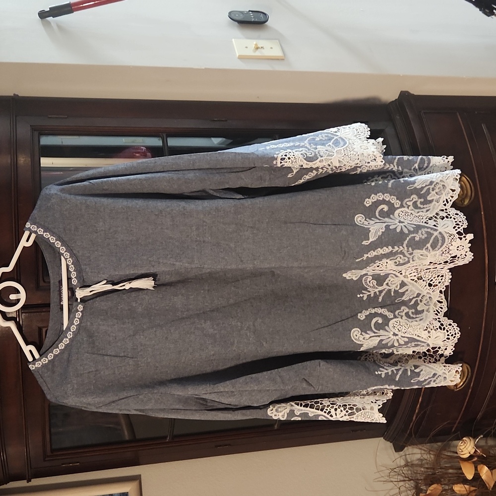 Lace finish top